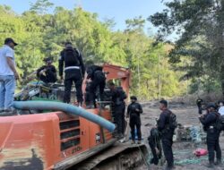 Polres Luwu Bekuk Dua Warga Diduga Penambang Emas Tanpa Izin, Empat Eskavator dan BB lainya Ikut Disita