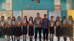 Bhabinkamtibmas Polsek Sanggalangi’ Sosialisasikan SPMB SMA Kemala Taruna Bhayangkara di SMPN 3 Satap Buntao