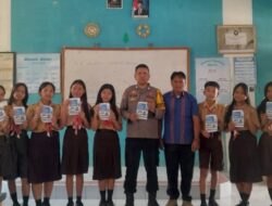 Bhabinkamtibmas Polsek Sanggalangi’ Sosialisasikan SPMB SMA Kemala Taruna Bhayangkara di SMPN 3 Satap Buntao