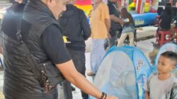 Patroli Rutin Sat Reskrim Polres Toraja Utara Kembali Berbagi Snack, Wujudkan Anak Merasa Aman Ketika Ada Polisi