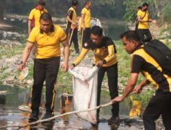 Kapolres Toraja Utara Pimpin Aksi Green Policing di Jembatan Tagari