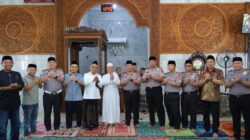 Kapolda Sulsel Laksanakan Safari Jumat di Masjid Nurul Iman Telkom Makassar
