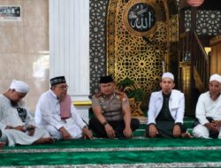 ‎Kapolres Toraja Utara Pererat Silaturahmi Melalui Jumat Keliling di Masjid Besar Rantepao