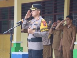 Jadi Pembina Upacara di SMP Negeri 1 Bajo, Kapolres Luwu Gaungkan Pesan Stop Bullying